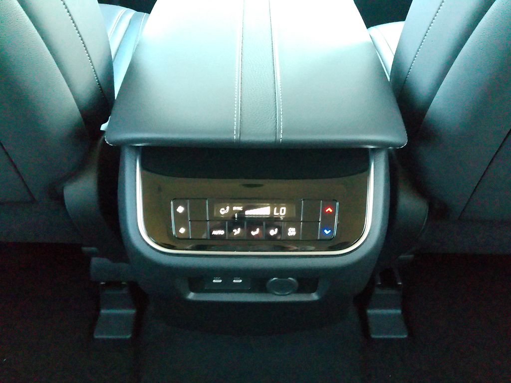 2026 Nissan Armada SV - Photo 35