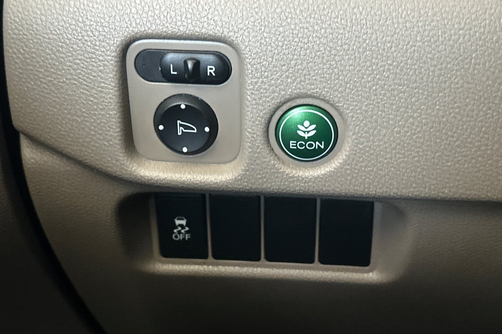 Used 2016 White Honda EX-L image 31