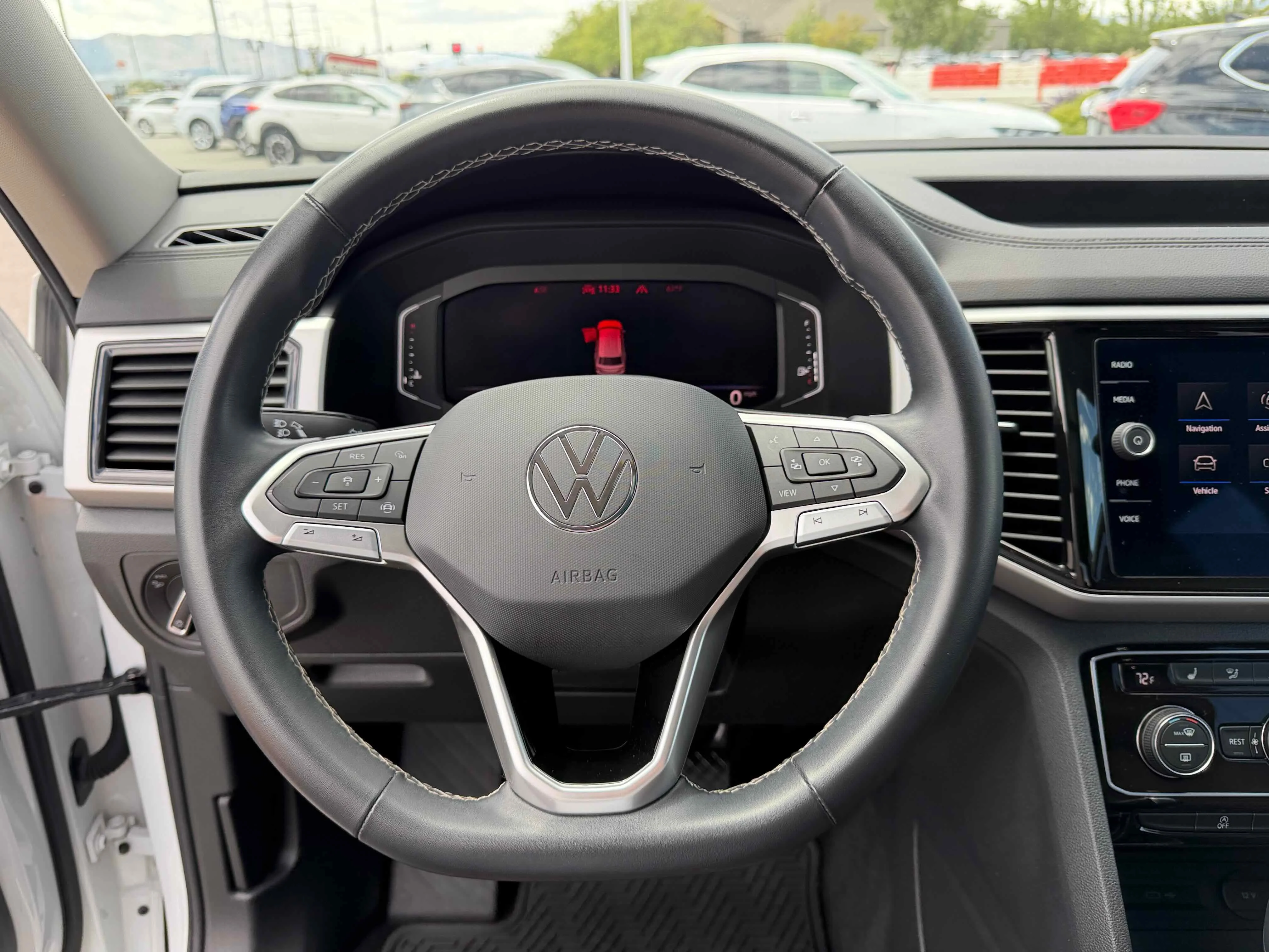 Used 2022 White Volkswagen 3.6L V6 SE w/Technology image 16