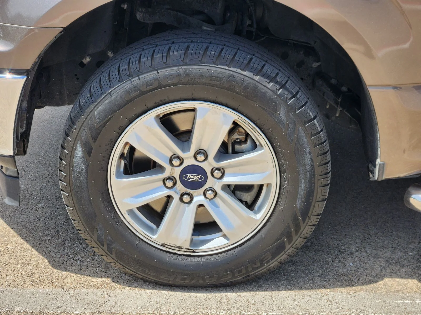 Used 2020 Gray Ford XLT image 9