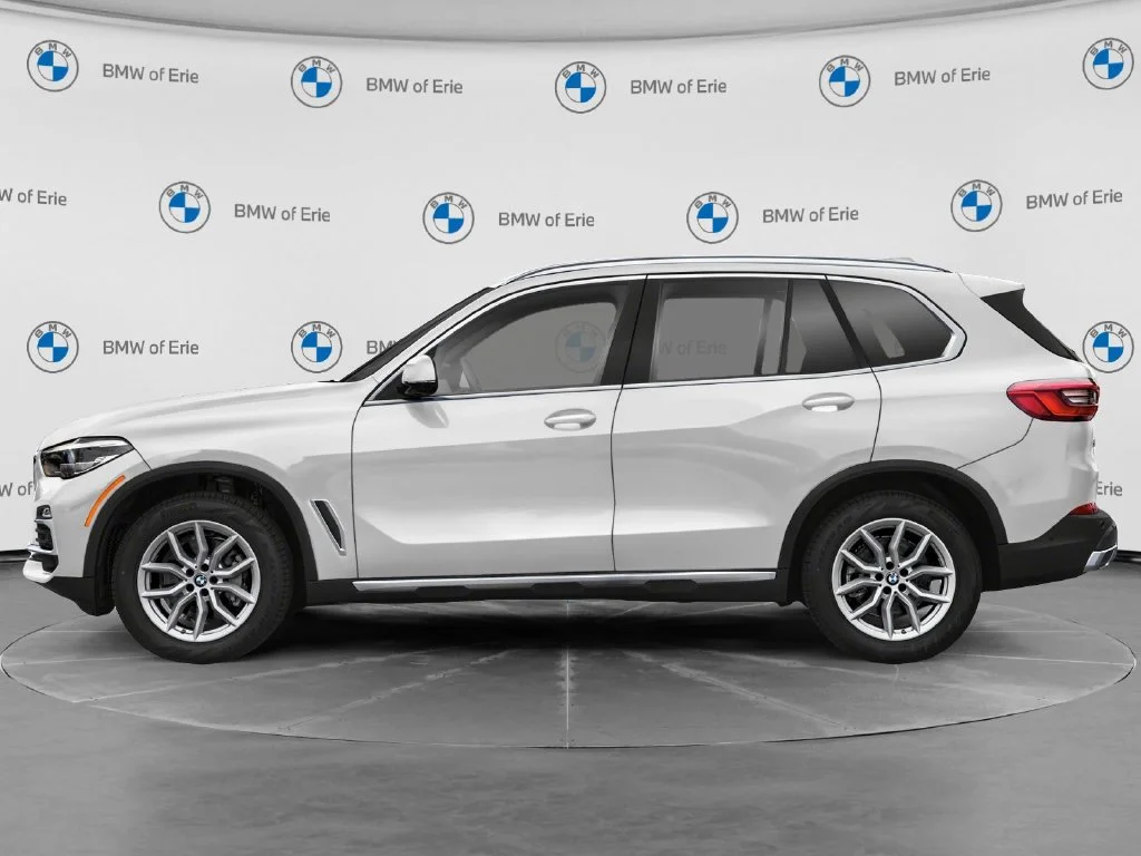 Used 2021 White Metallic BMW xDrive40i image 3