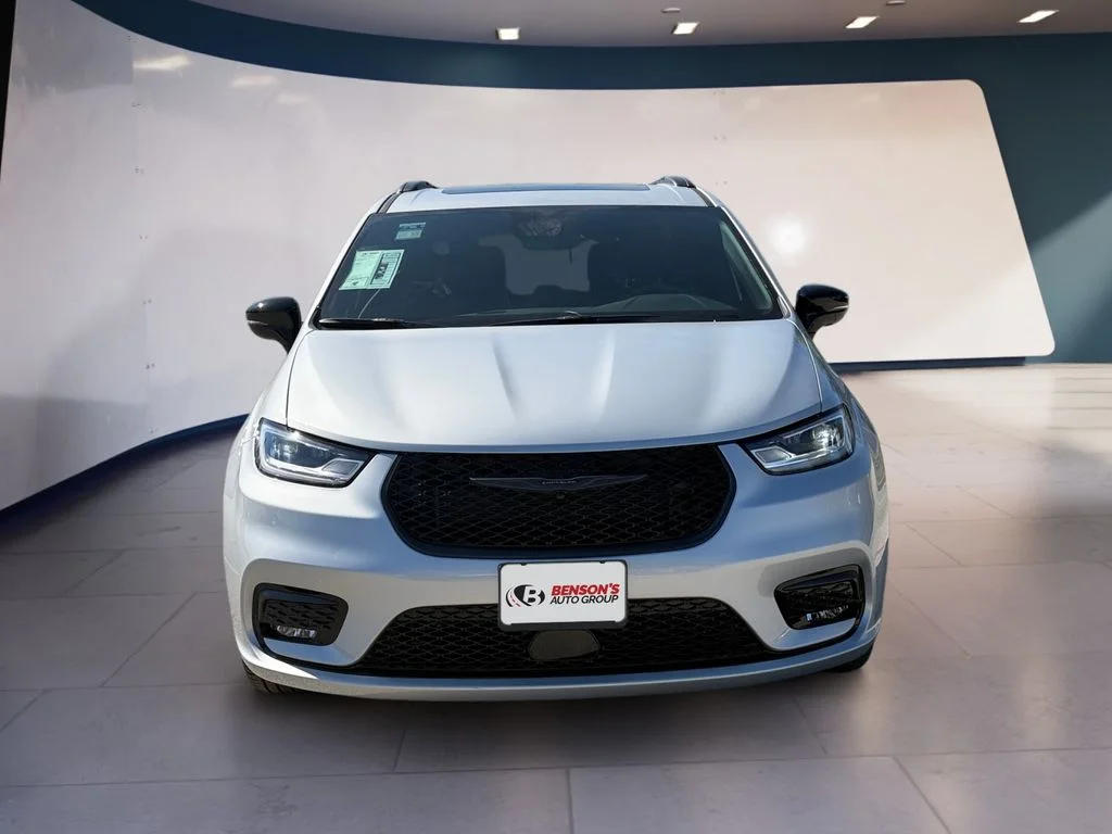 New 2026 Silver Chrysler Limited image 8