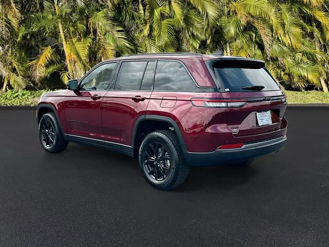 New 2026 Velvet Red Pearl-Coat Exterior Paint Jeep Altitude image 3