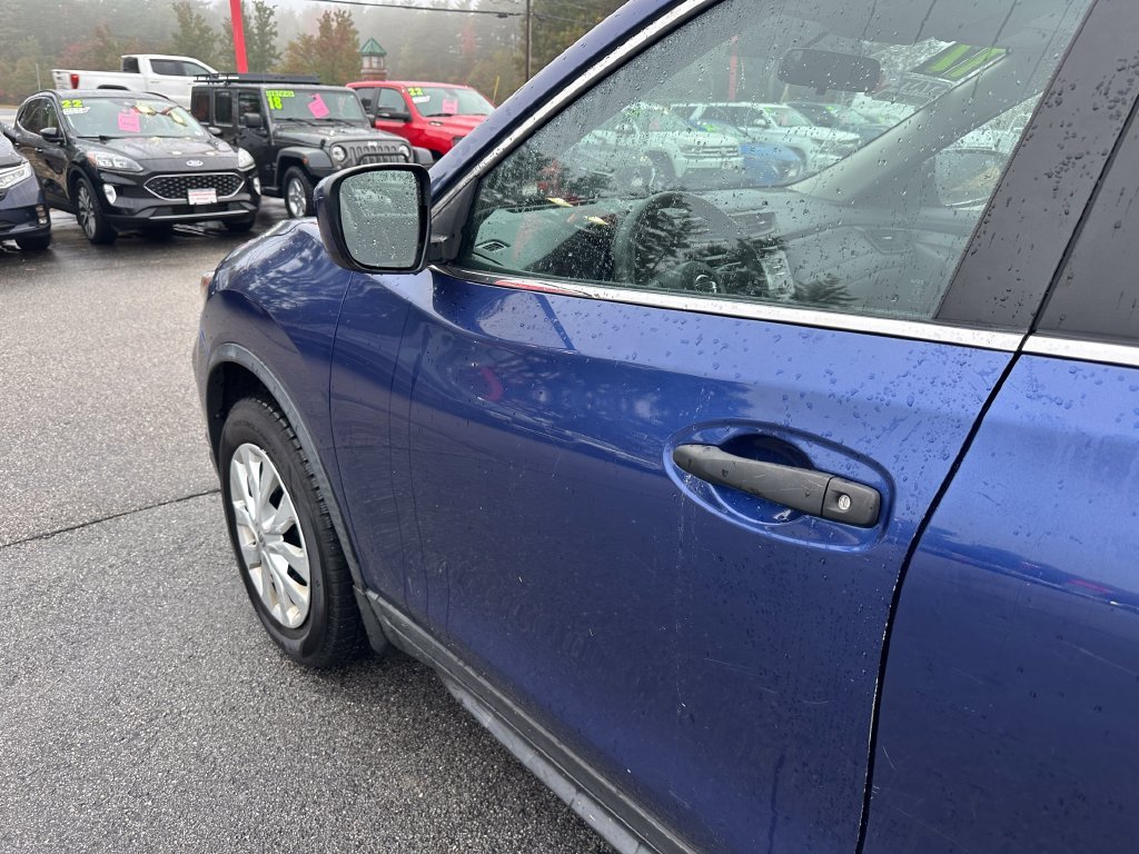 Used 2017 Blue Nissan S image 11