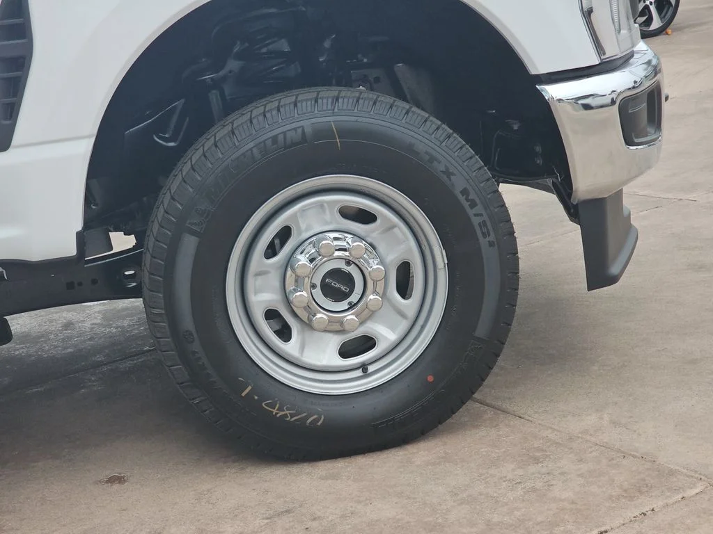 New 2026 Oxford White Ford F-250® XL image 39