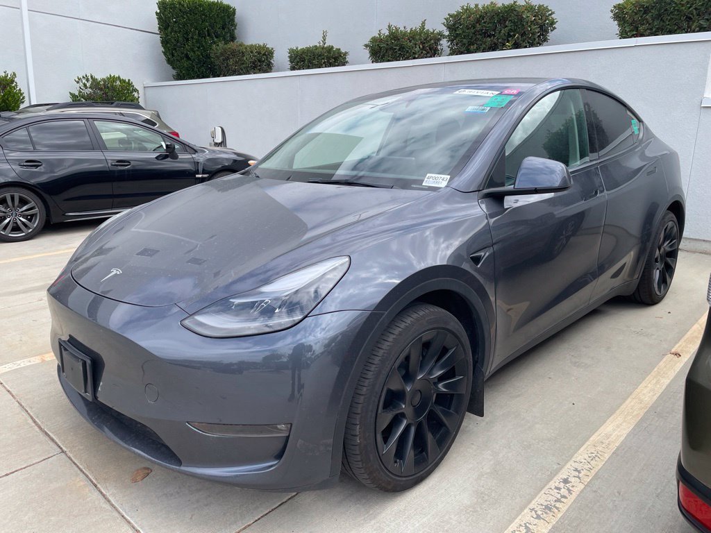 Used 2023  Tesla Long Range image 3