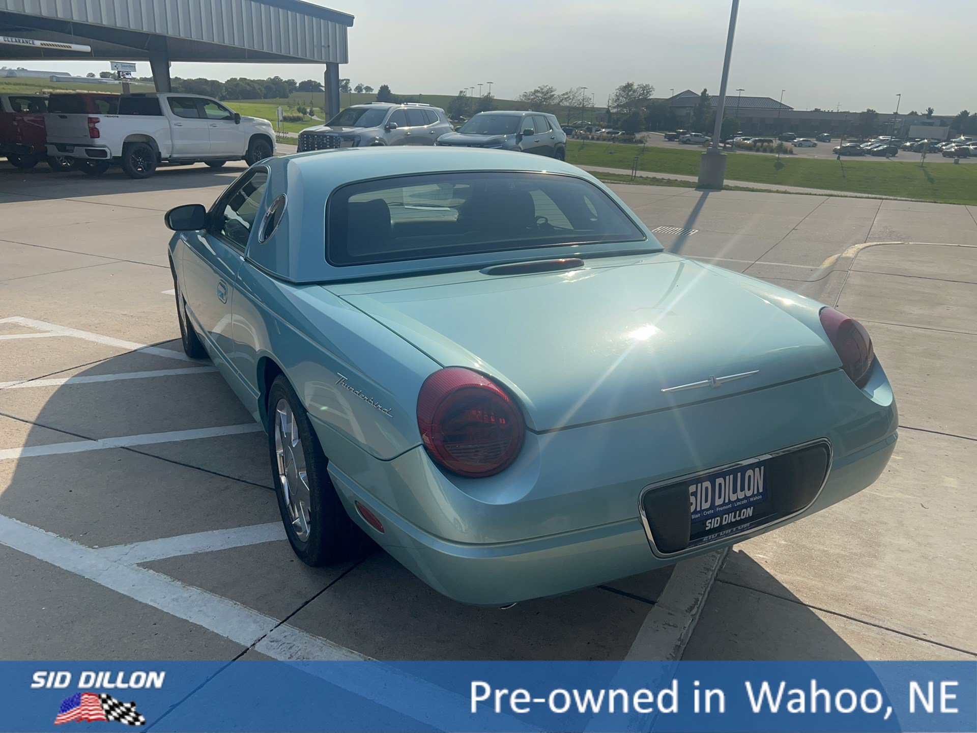 Used 2002 Green Ford Deluxe image 3