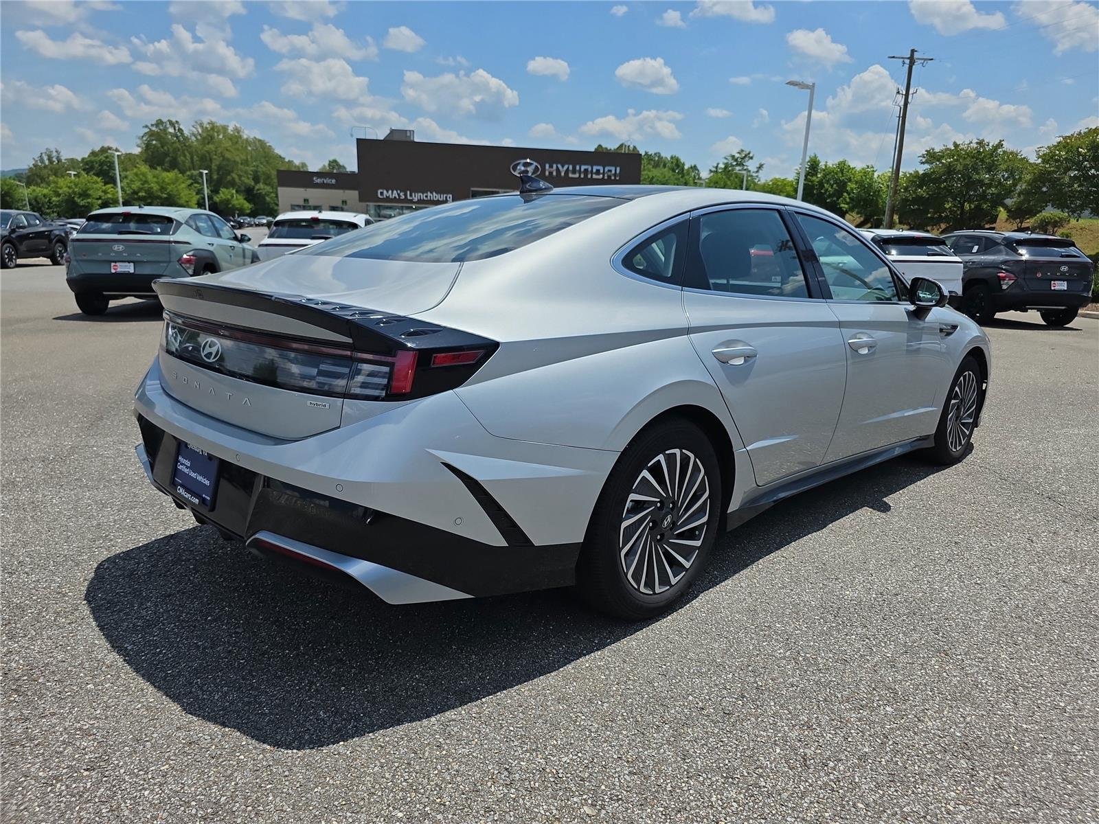 Used 2025 Aero Silver Hyundai Limited image 17