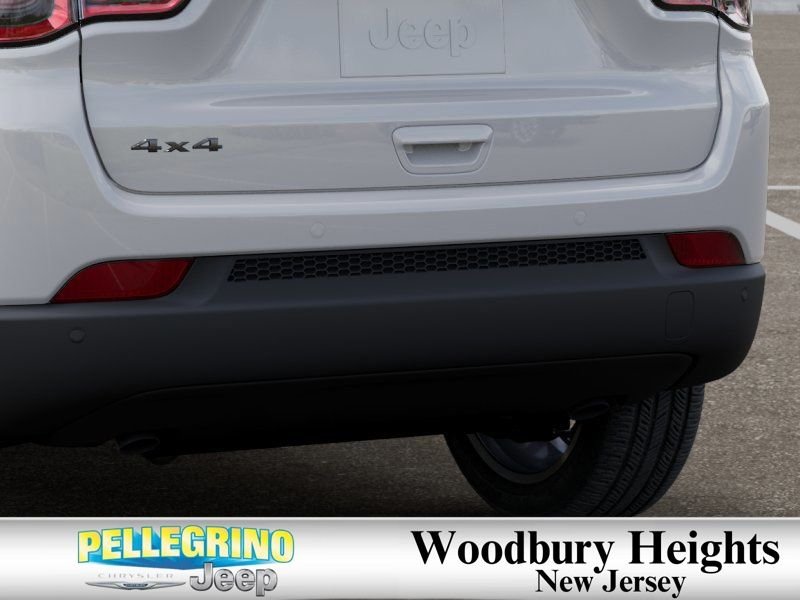 New 2025 Bright White Clear-Coat Exterior Paint Jeep Limited image 13