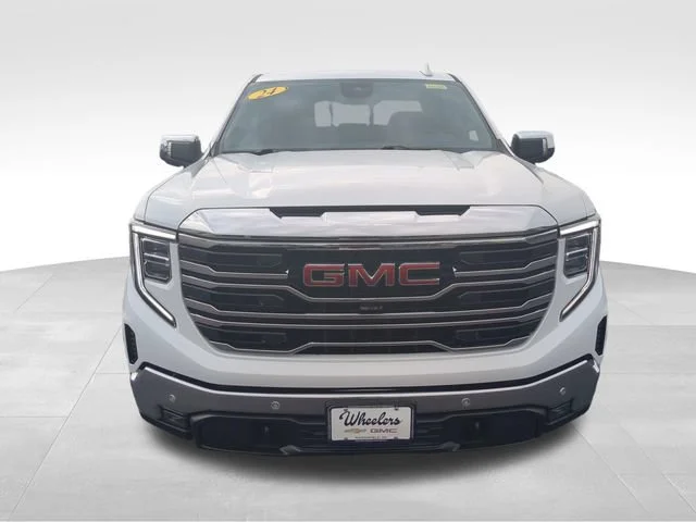 Used 2024 Summit White GMC SLT image 10