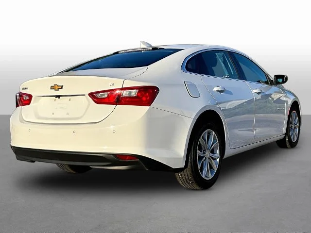 Used 2025 White Chevrolet LT image 8