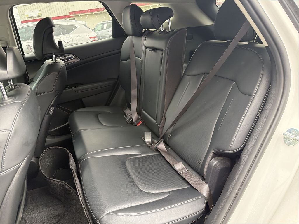 Used 2023 White Kia EX image 23