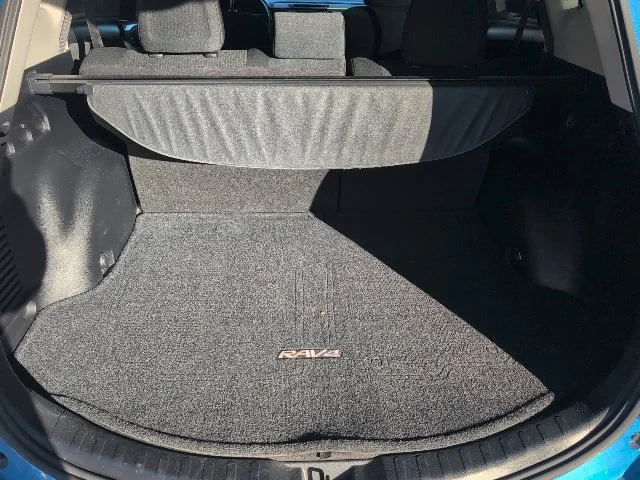 Used 2016 Blue Toyota LE image 13