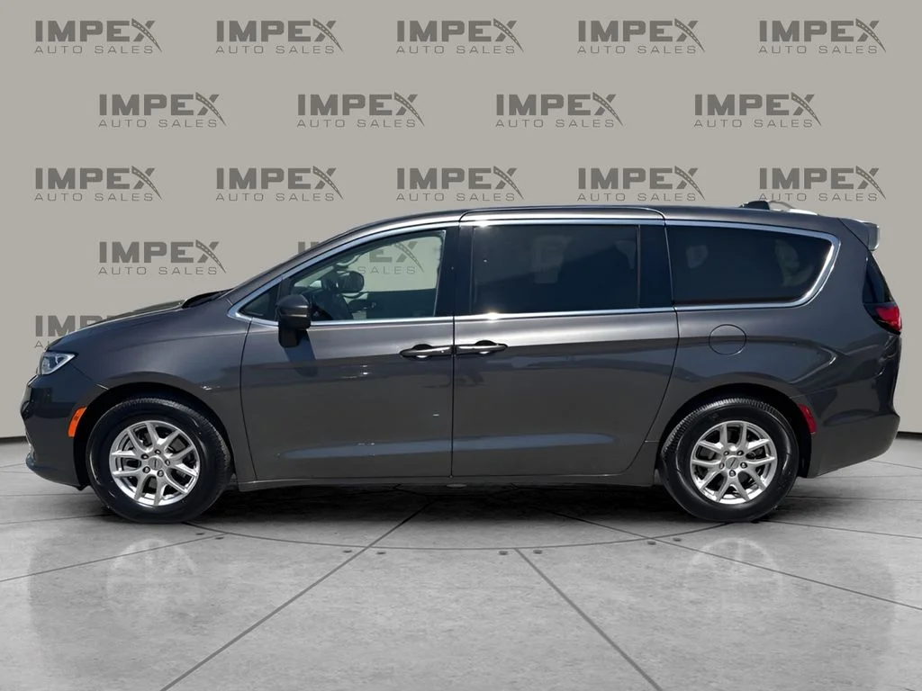 Used 2023 Gray Chrysler Touring L image 2