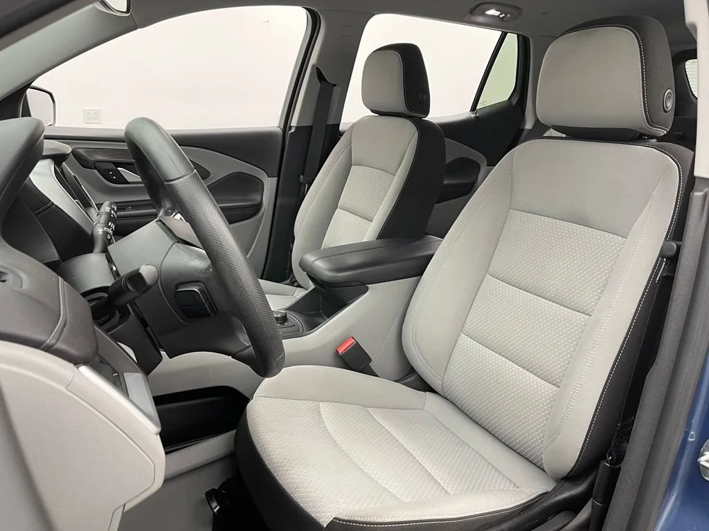 Used 2024 Downpour Metallic GMC SLE image 16