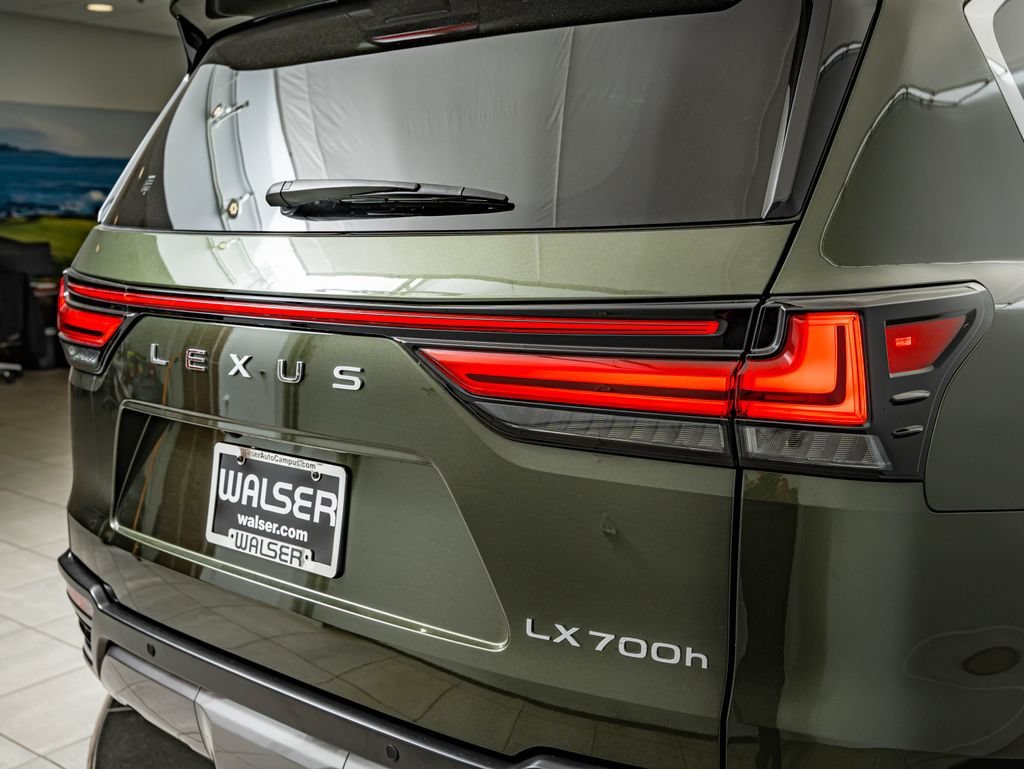 New 2025 Nori Green Pearl Lexus 700h Ultra Luxury image 15