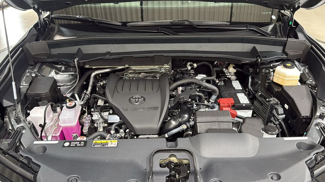 Certified Used 2026  Toyota Platinum image 48