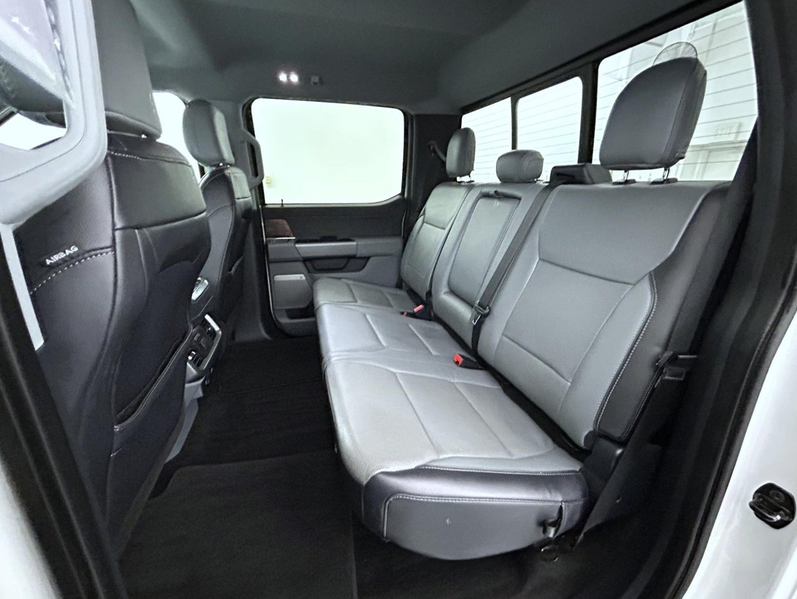 Used 2021 White Ford Lariat image 19