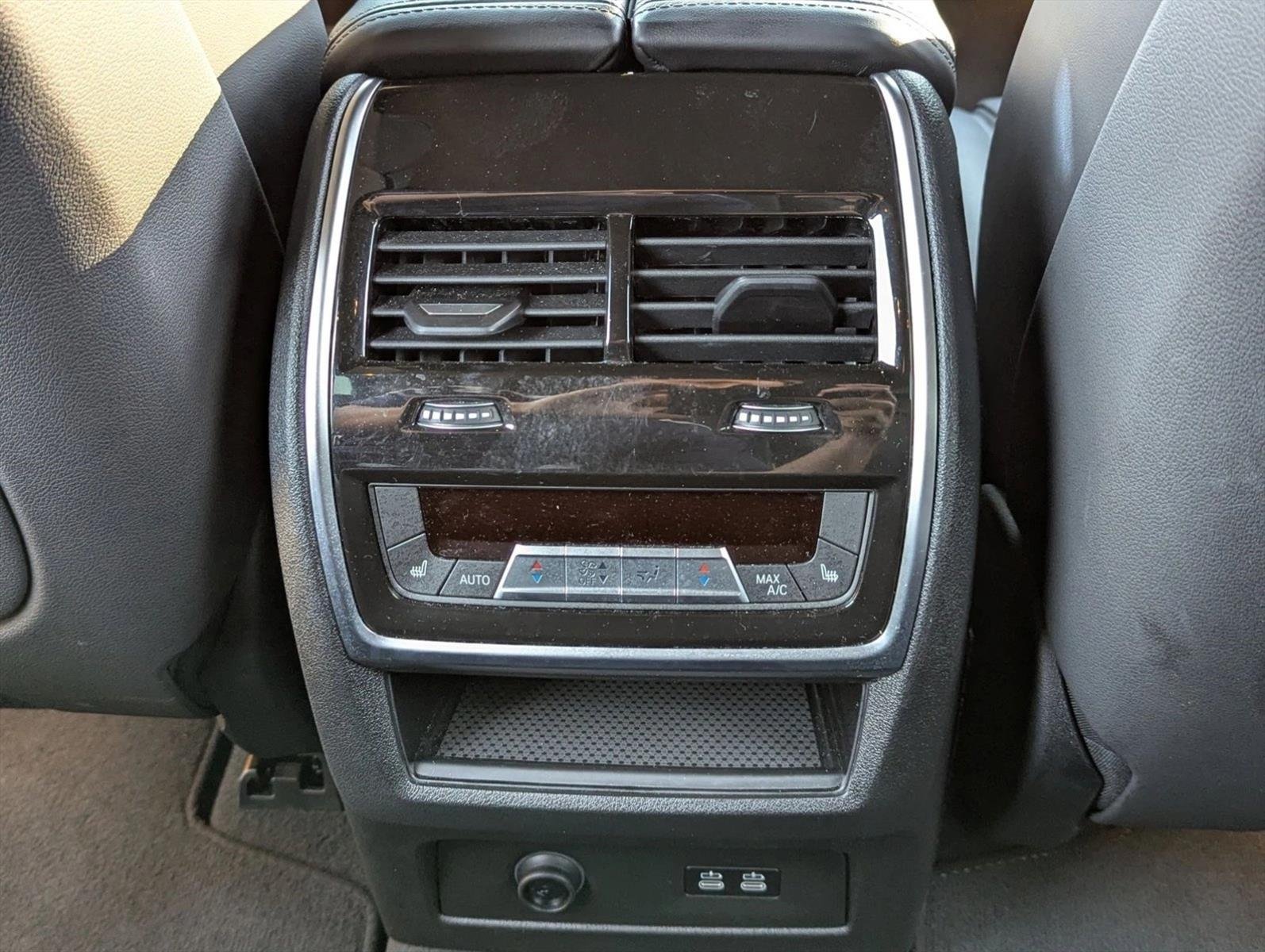 2025 BMW X5 50e - Photo 17