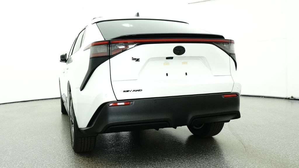 New 2026 WINDCHILL PEARL Toyota XLE image 54