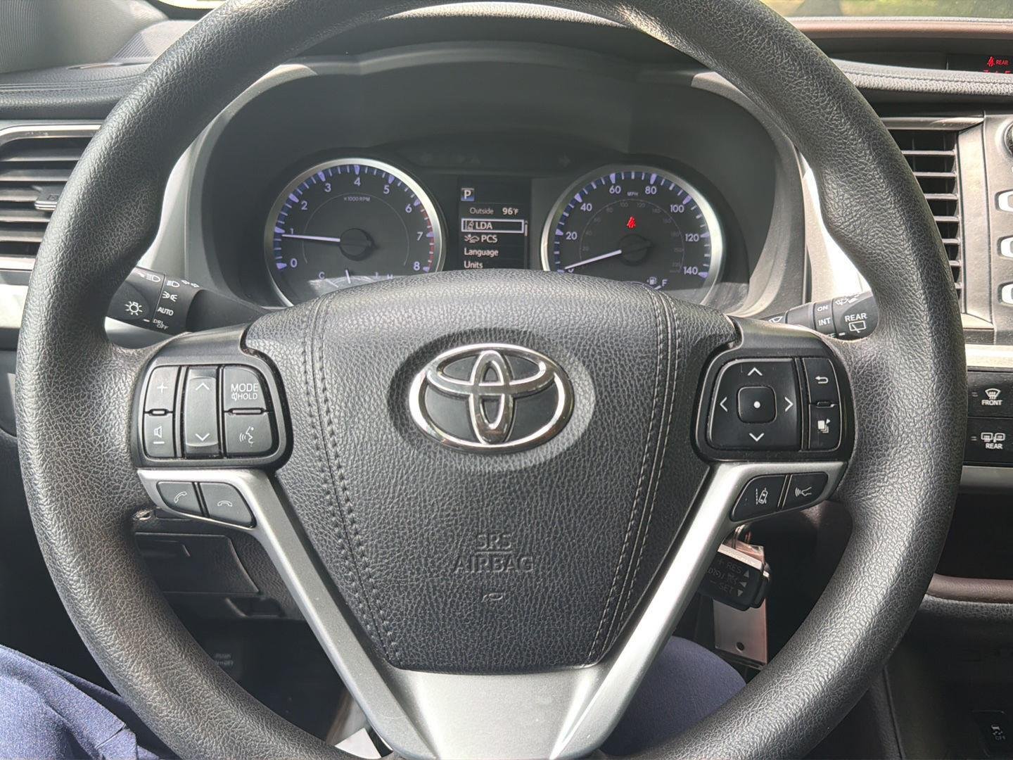 Used 2019  Toyota LE image 24