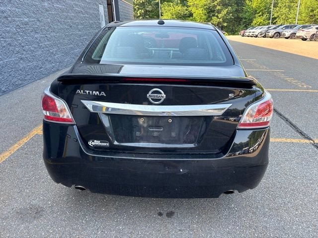 Used 2015 Super Black Nissan 2.5 S image 6
