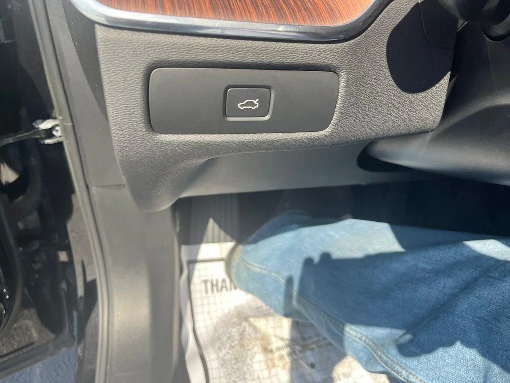 2023 Volvo XC60 Plus - Photo 13