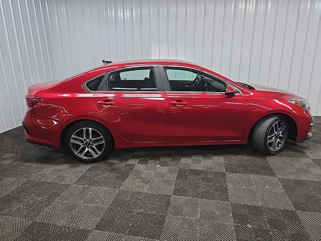 Used 2019 Currant Red Kia EX image 2