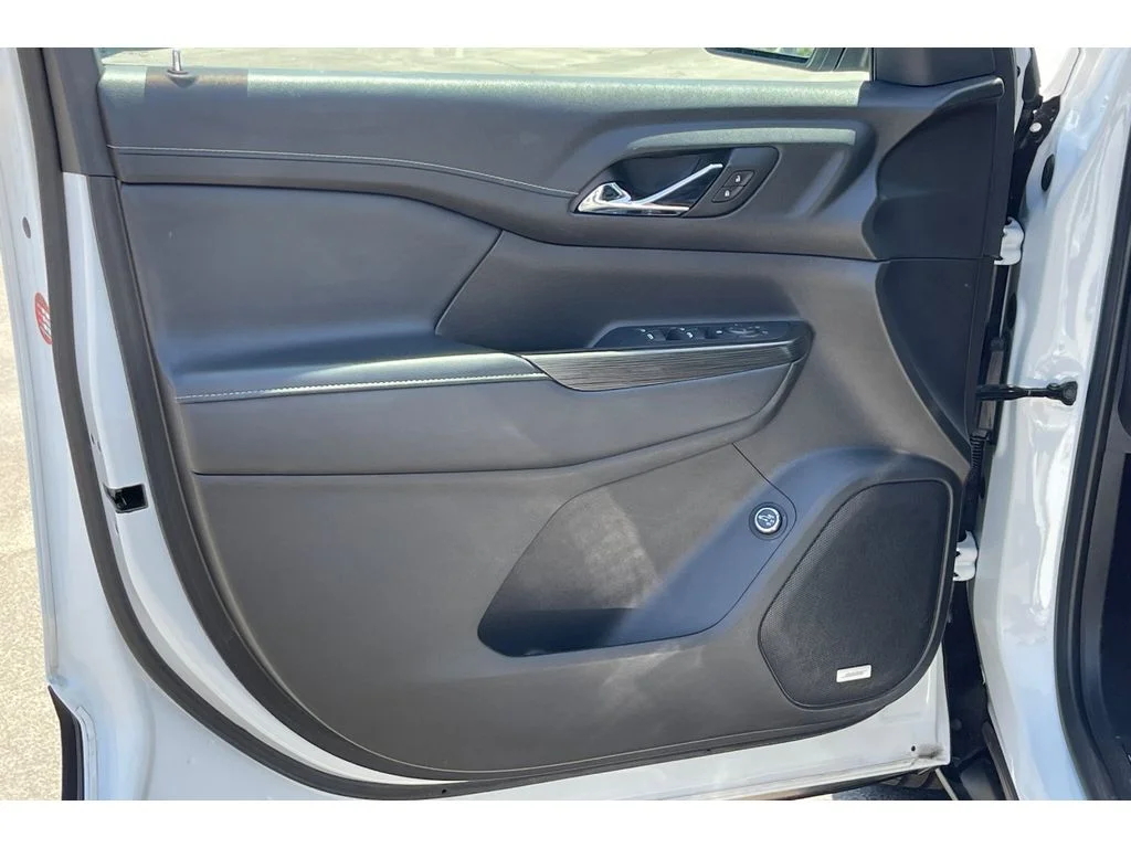 Used 2023 Summit White GMC SLT image 12