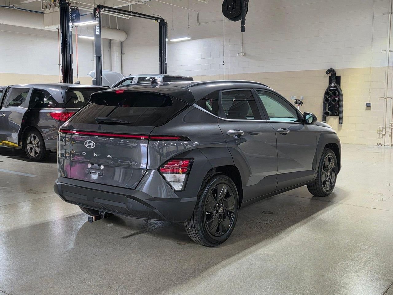 New 2027 Ecotronic Gray Pearl Hyundai SEL Sport FWD image 7