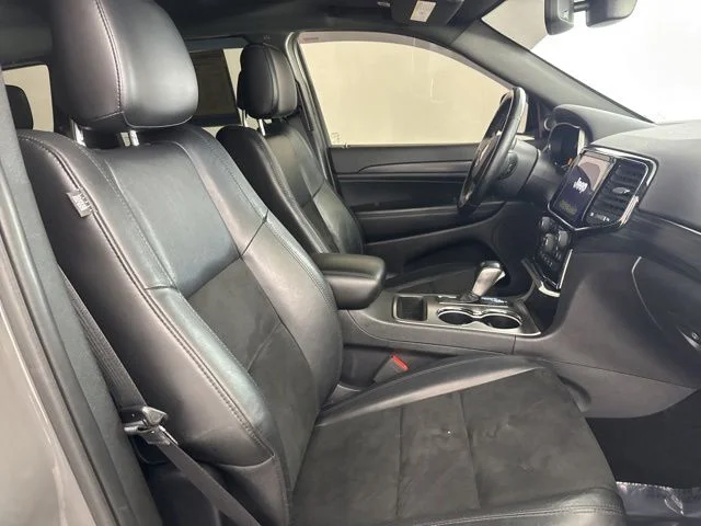 Used 2020 Gray Jeep Altitude image 25