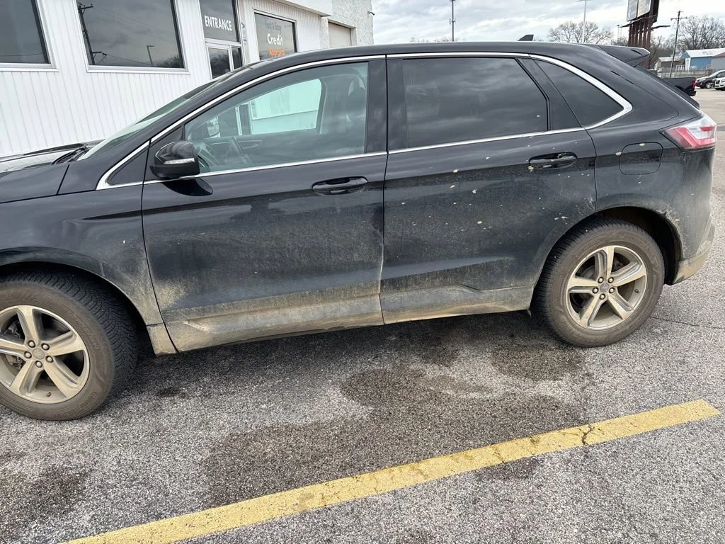 Used 2019  Ford SEL image 9