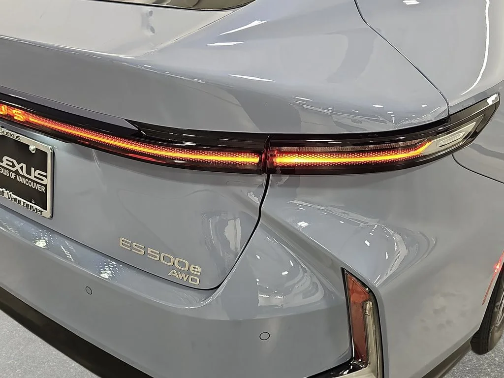 New 2026 Wavelength Lexus PREMIUM AWD image 32