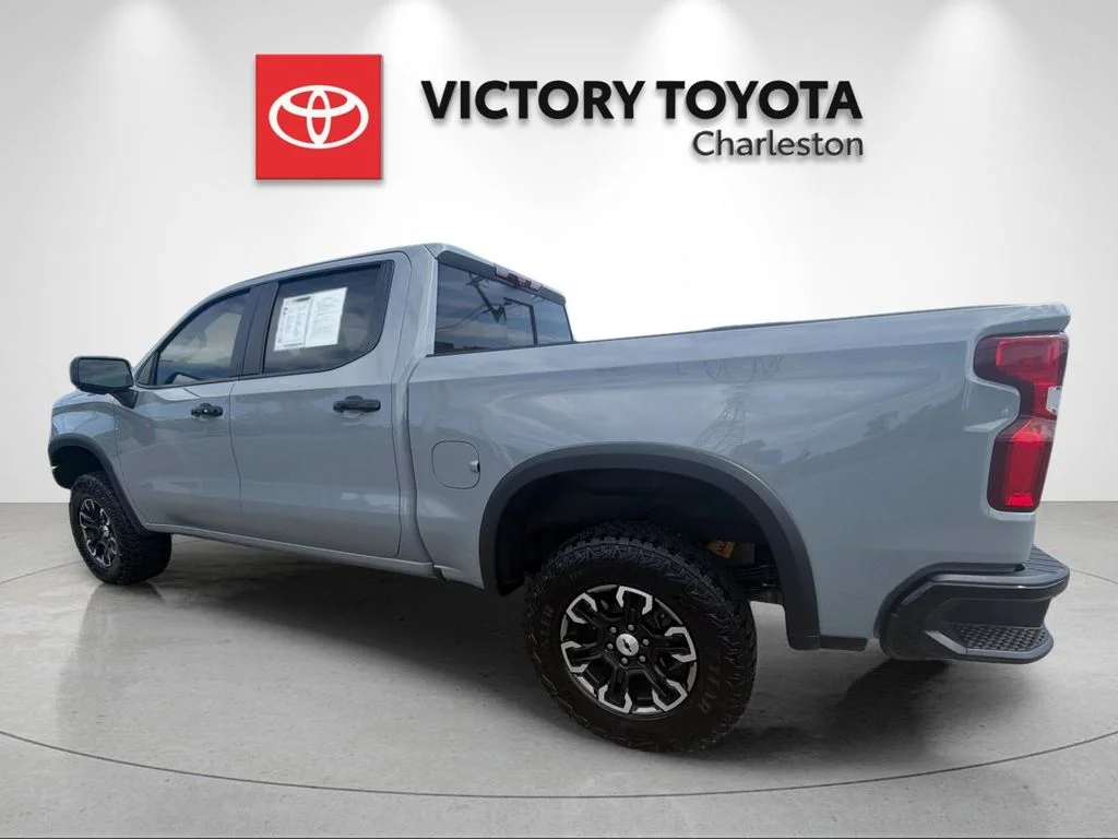 Used 2024 Gray Chevrolet ZR2 image 3