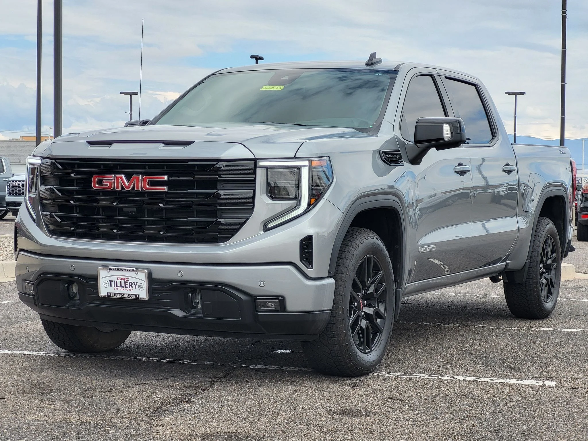 Used 2025 Sterling Metallic GMC Elevation image 4