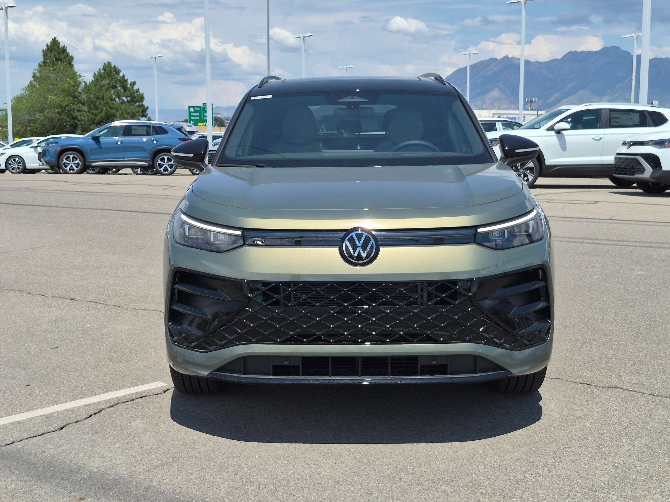 New 2026 Avocado Green w/Deep Black Roof Volkswagen SE R-Line Black image 9