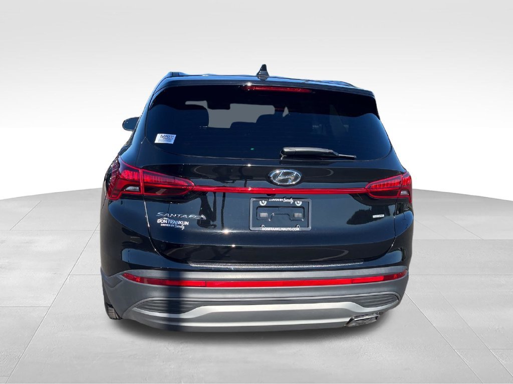 Used 2023 Black Hyundai SE image 4