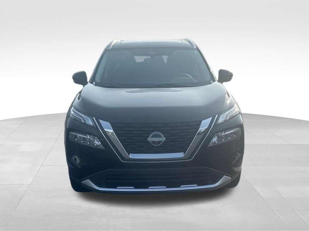 Used 2023 Black Nissan Platinum image 8