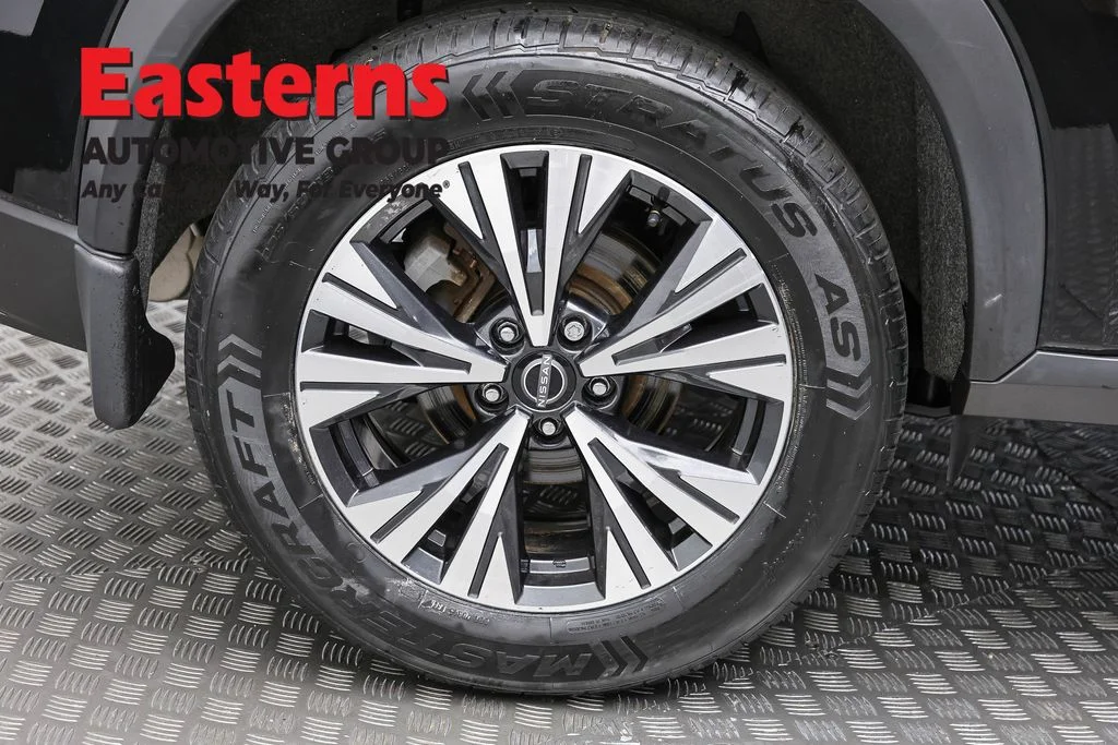 Used 2023 Black Nissan SV image 30