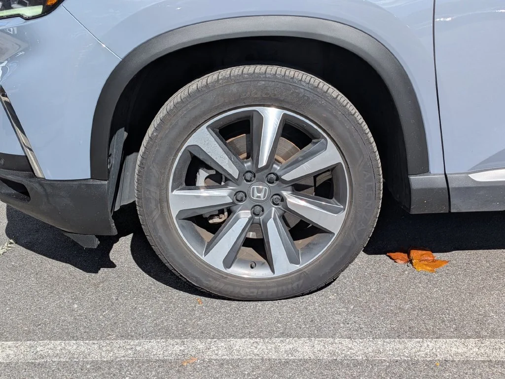 Used 2025  Honda Touring image 9