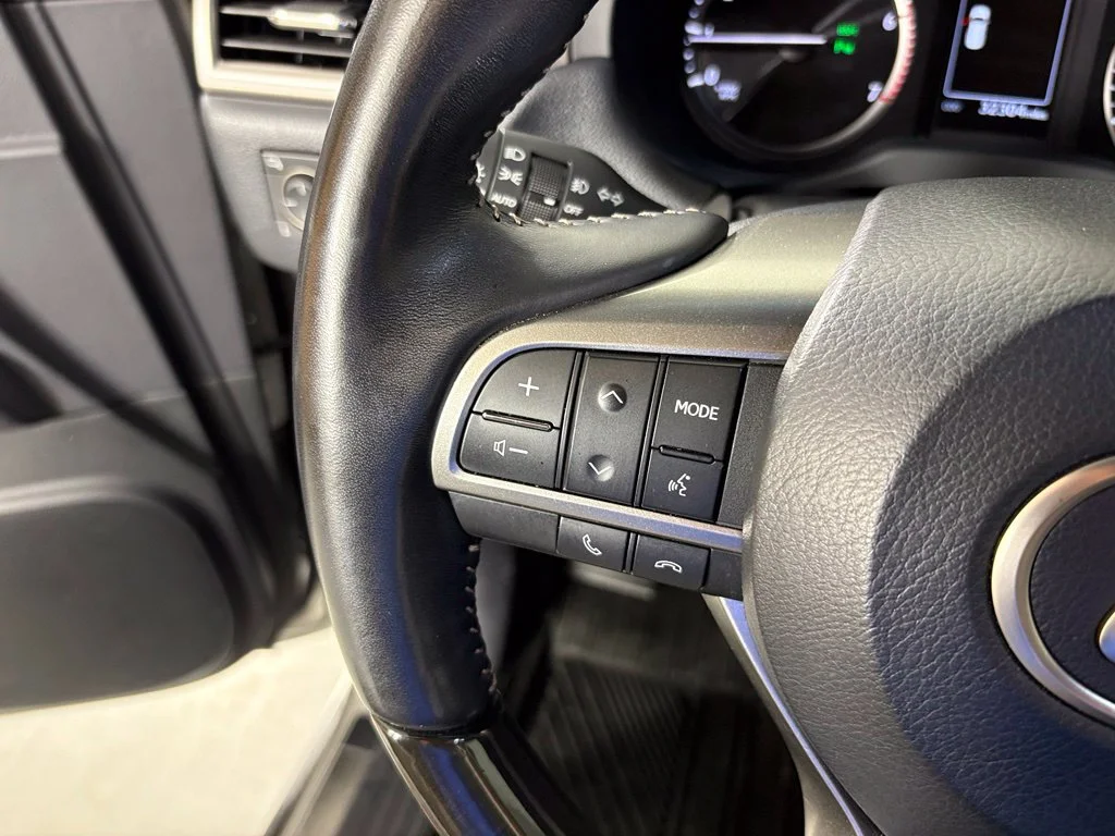 Used 2023 Silver Lexus 460 image 21