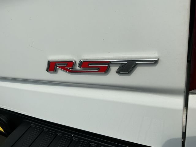 Used 2025 White Chevrolet RST image 32
