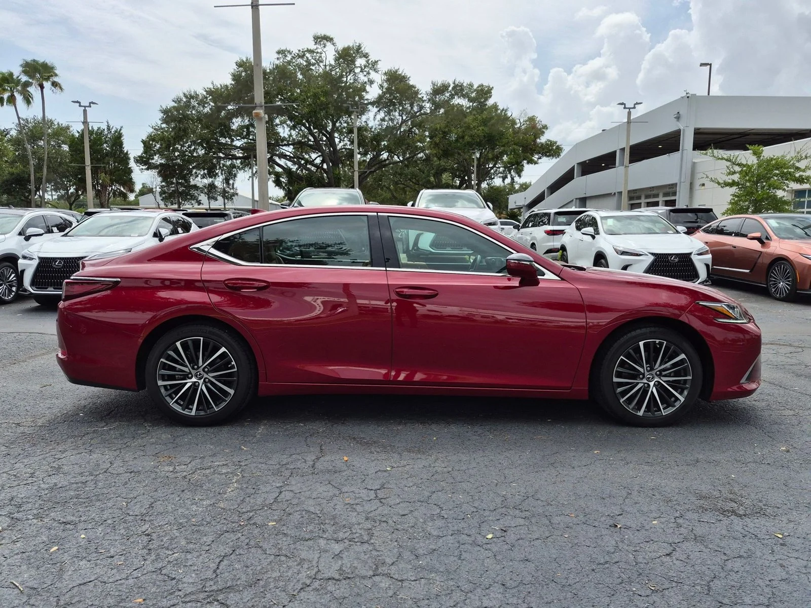 Certified Used 2025 Matador Red Mica Lexus ES 350 image 4