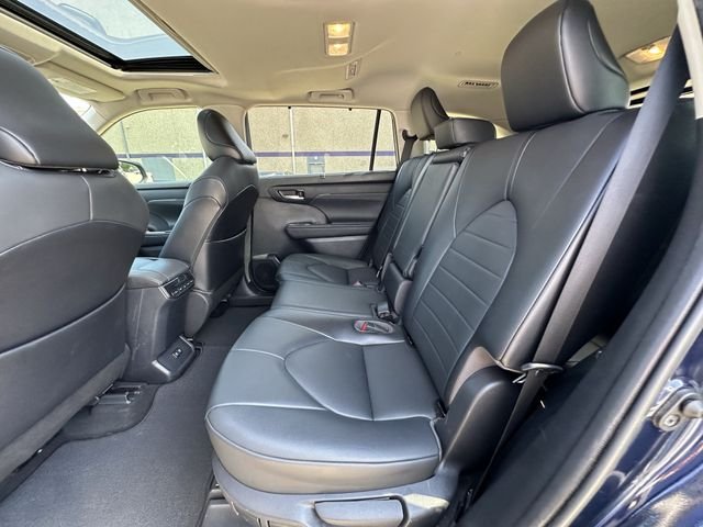 Used 2021  Toyota XLE image 30