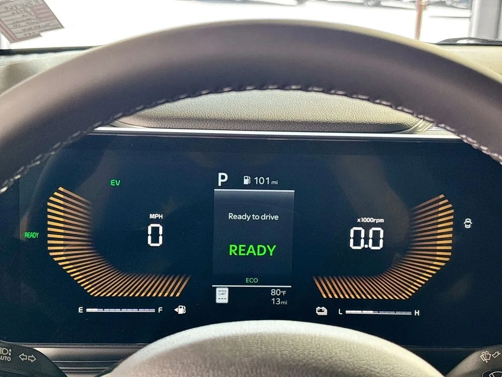 New 2026 Snow White Pearl Kia LXS image 14