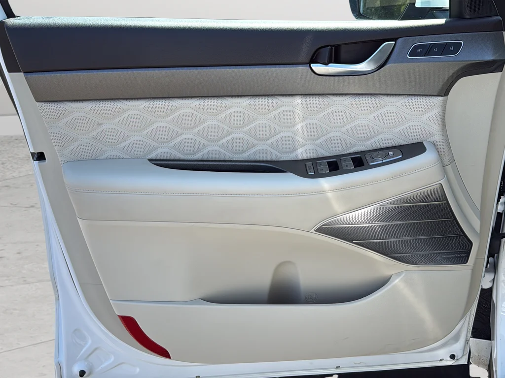 Used 2021 White Hyundai Calligraphy image 27