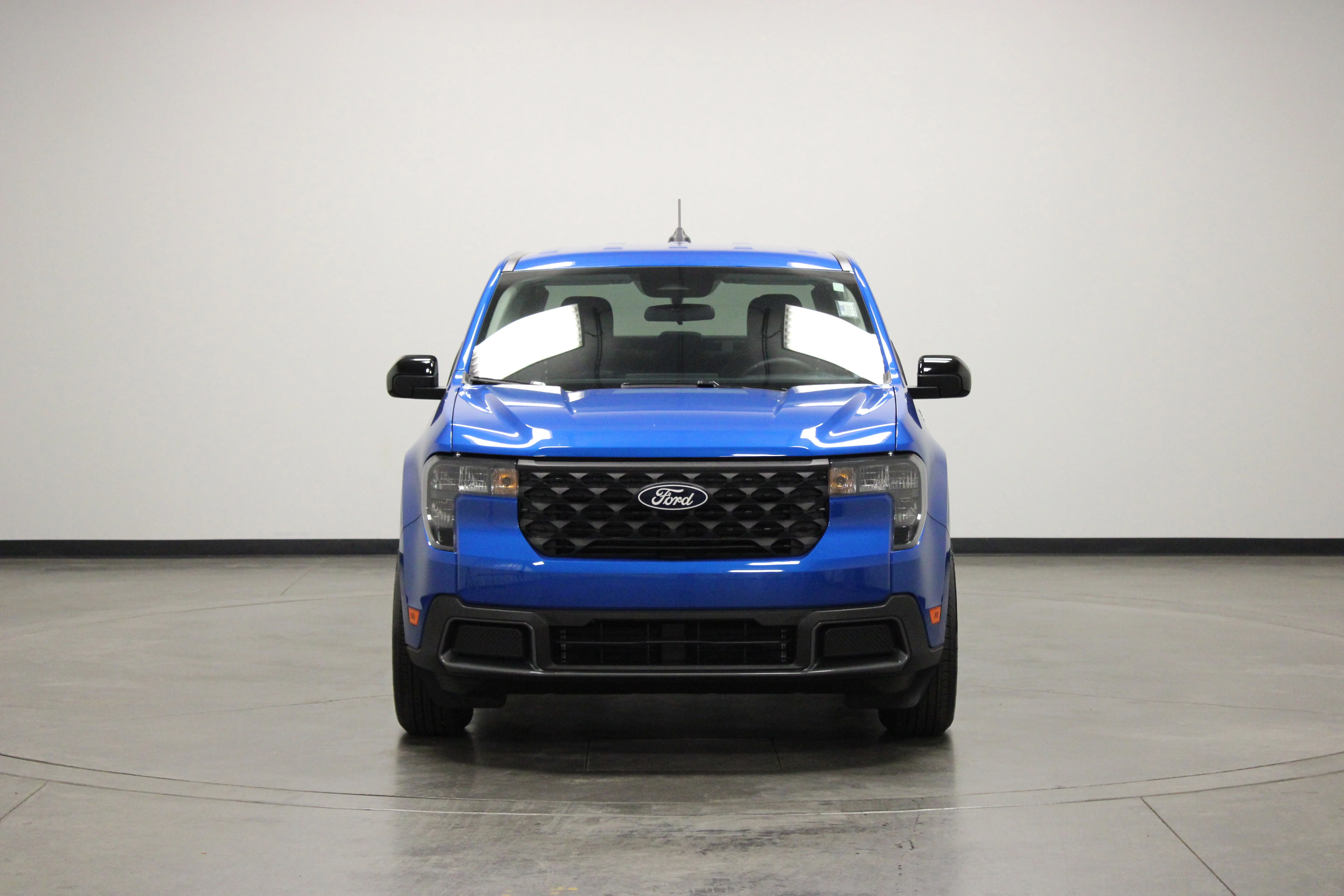 Used 2025 Blue Ford XLT image 3