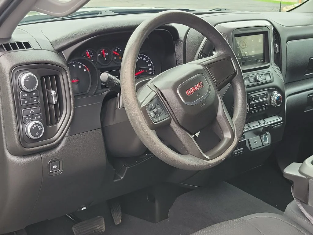 Used 2019 Onyx Black GMC  image 6