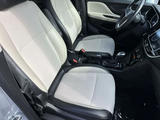 Used 2019 Silver Buick Preferred image 27