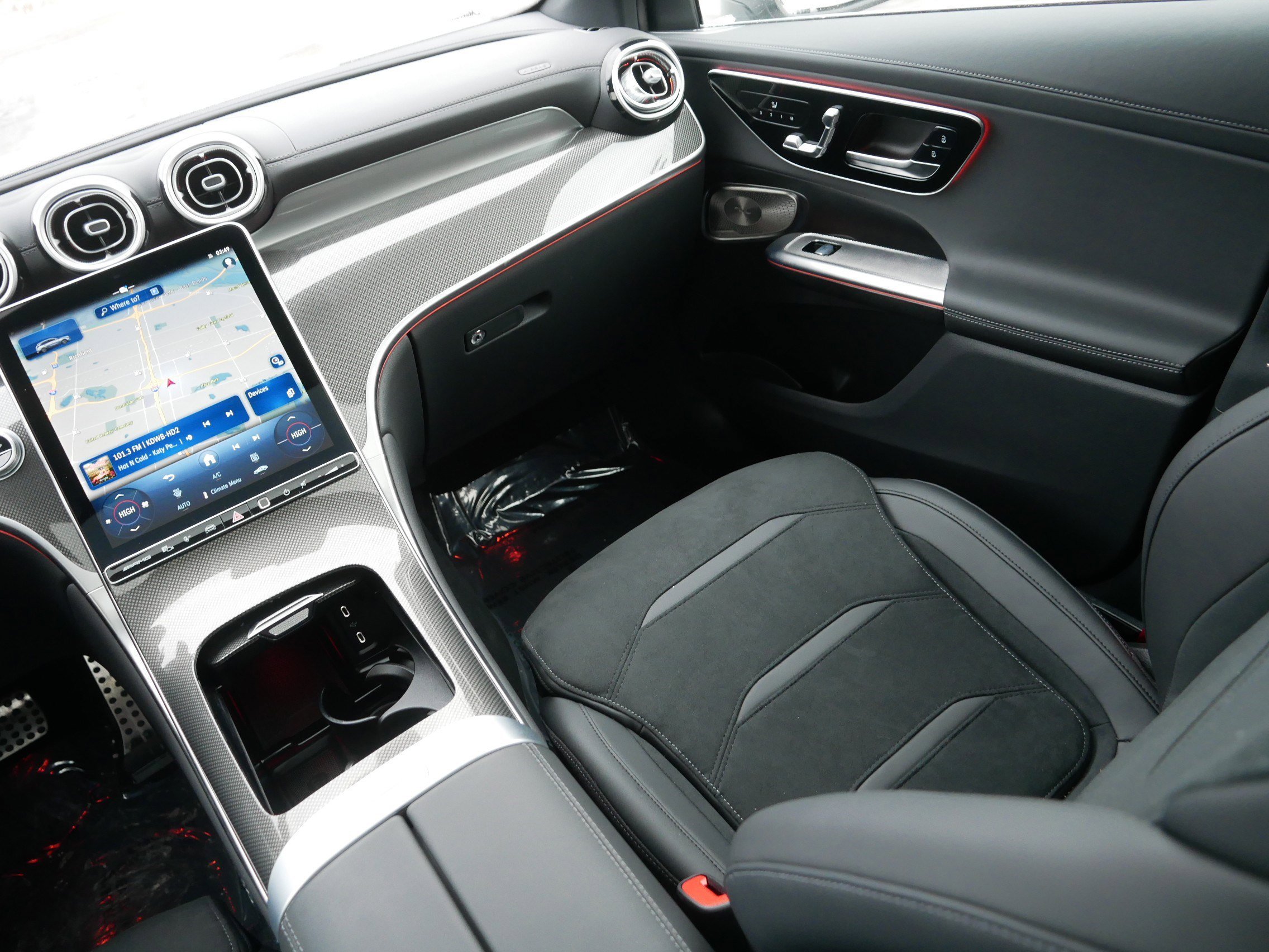 2025 Mercedes-Benz GLC AMG GLC63 S - Photo 11